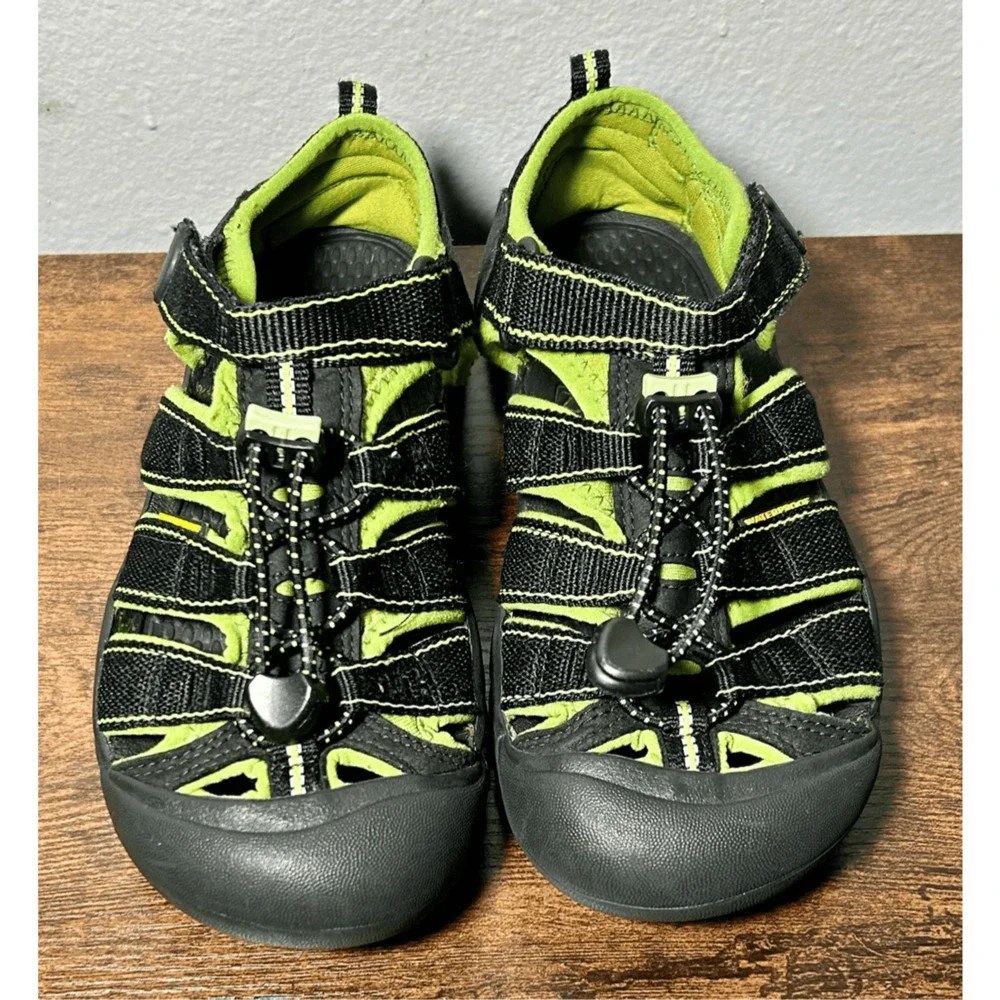 Keen Newport H2 Boys Youth Sandals Black & Neon Green Sz 3